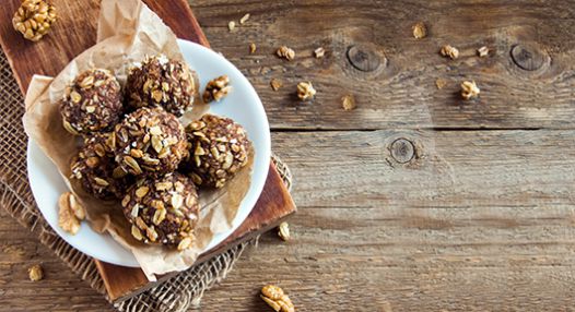 Domácí proteinové kuličky – bez lepku, bez laktózy a bez pečení!